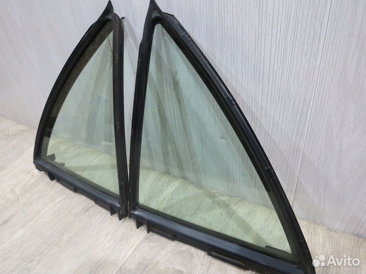 Форточка двери задняя Toyota Corolla 150