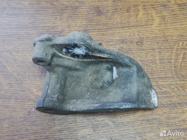 Кронштейн кпп Митсубиси Паджеро Мини 2