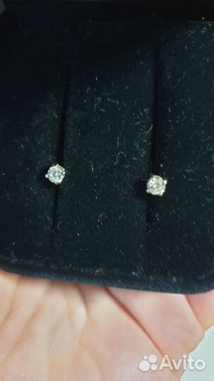 Золотые серьги пуссеты с бриллиантами 750 пробы
