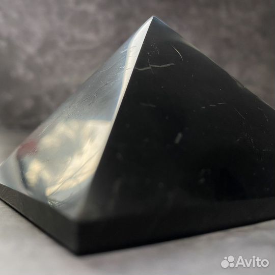 Огромные пирамиды из шунгита