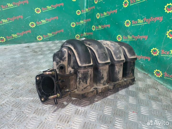 Впускной коллектор Pontiac Vibe