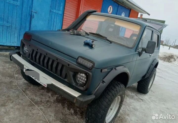 Фендеры на ниву