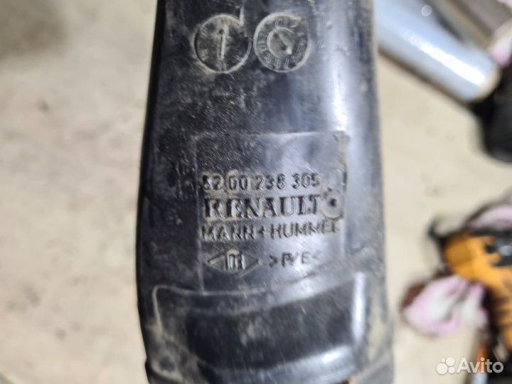 Патрубок воздушного фильтра Renault Sandero 2010