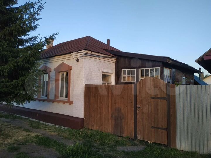 Дом 56 м² на участке 4 сот.