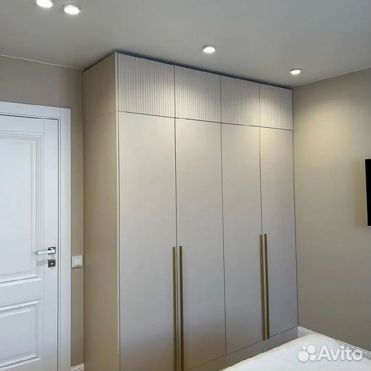 Распашной шкаф