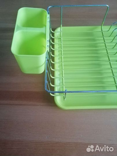 Сушилка для посуды салатового цвета