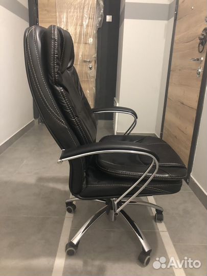 Компьютерное кресло(руководителя)