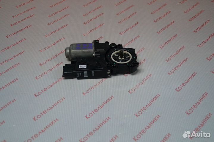 Nissan 80770-BA200 Моторчик стеклоподьемника FR