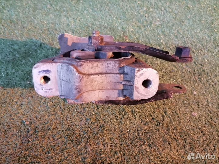 Опора кпп (подушка) правая 8G9N-6L063-CB Volvo S60