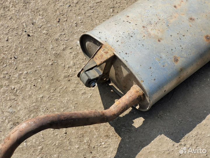 Глушитель(банка) на Toyota Corolla E120