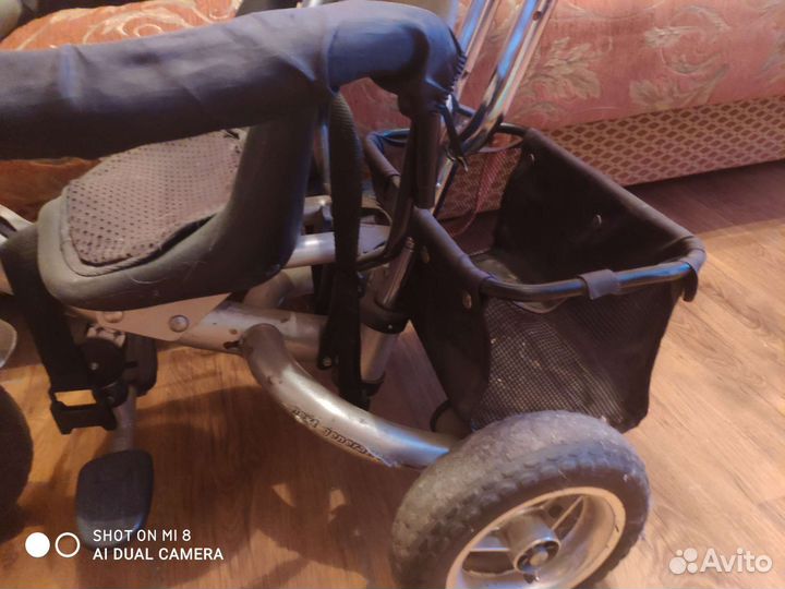 Детский велосипед с ручкой