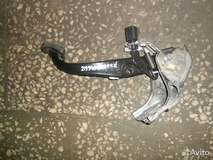 Педаль тормоза (Kia Ceed, Kia Cerato)