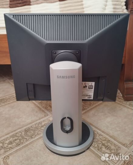 Монитор Samsung syncmaster 940n