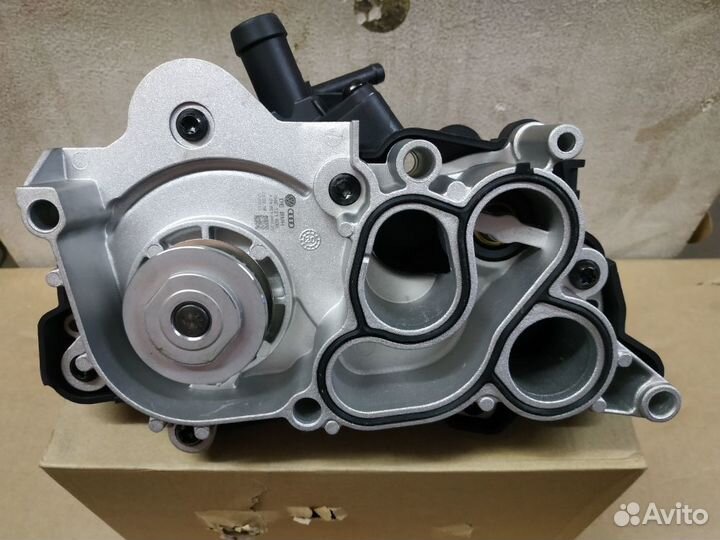 Насос водяной (помпа) VAG 04E121600D