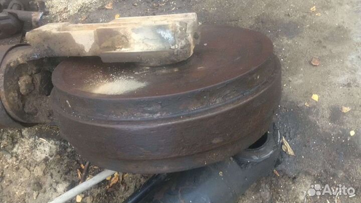 Ленивец с пружиной в сборе, На CAT 336 DL