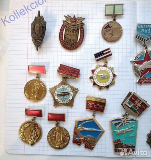 Значки 43 штуки