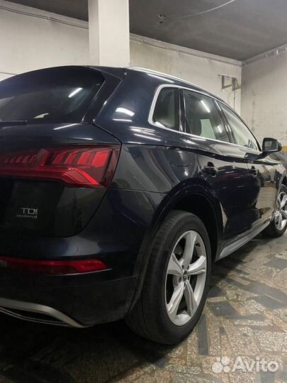 В разборе Audi Q5 80A