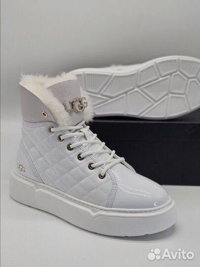 Ugg Shanti White