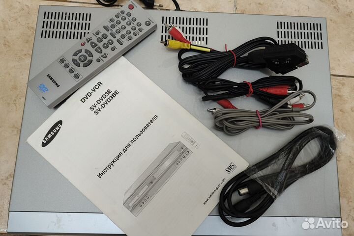Видеомагнитофон с DVD Samsung SV-DVD3E
