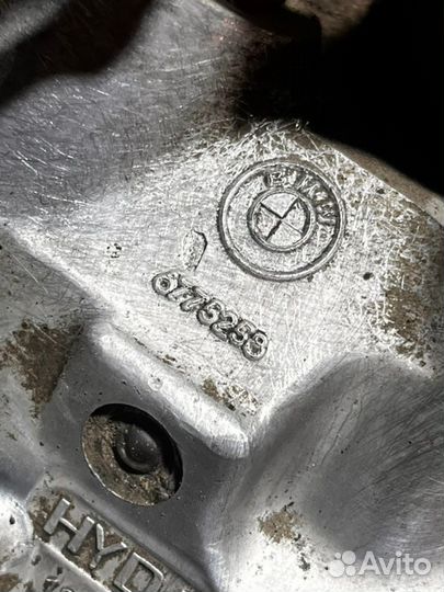 Блок клапанов гидроподвески Bmw 7 F02 N63B44A 2011