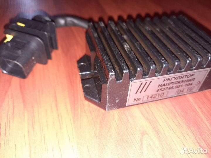 Регулятор напряжения 453746.001-104