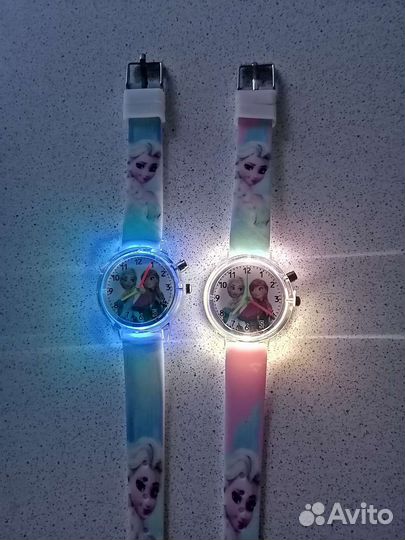 Часы с подсветкой Эльза холодное сердце