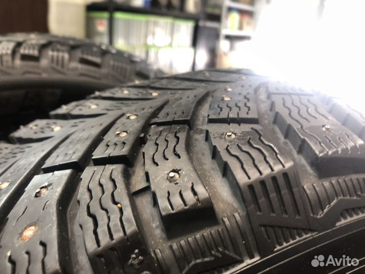 Michelin X-Ice North 4 215/65 R17