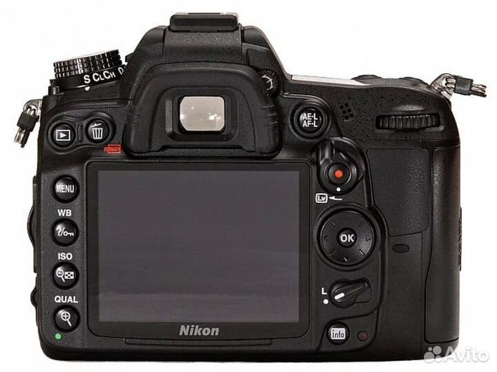 Продаю полупрофессиональную камеру Nikon D7000