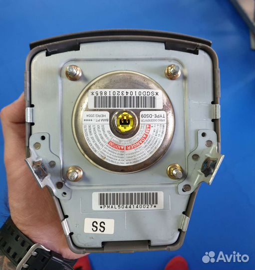 Подушка безопасности в руль Nissan Skyline V35