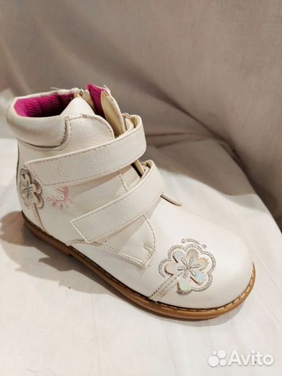 Ботинки новые весенние для девочки
