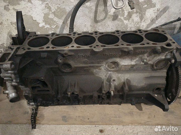 Блок м52б28 чугунный