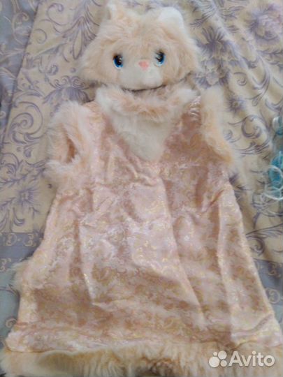 Народные и новогодние костюмы