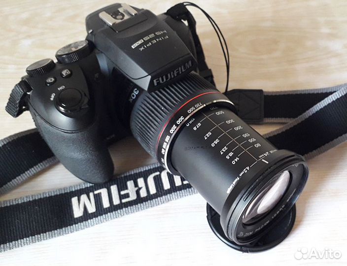 Компактный фотоаппарат FujiFilm FinePix HS25