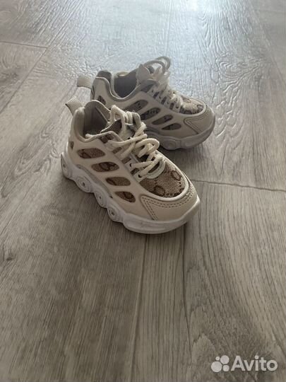 Кроссовки детские 21-22 размер