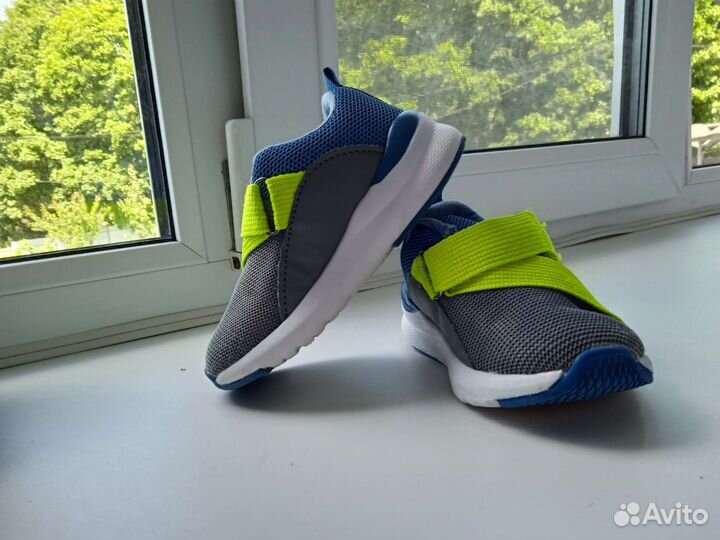 Кроссовки детские 23 размер