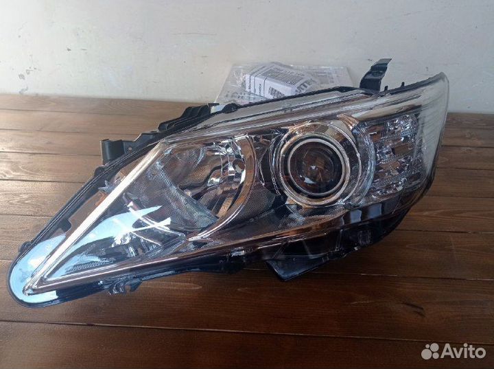 Фара передняя левая Toyota Camry 50
