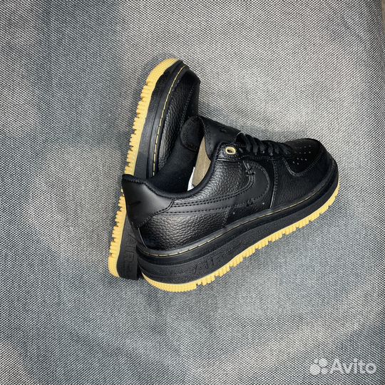 Кроссовки Nike Air Force 1 luxe