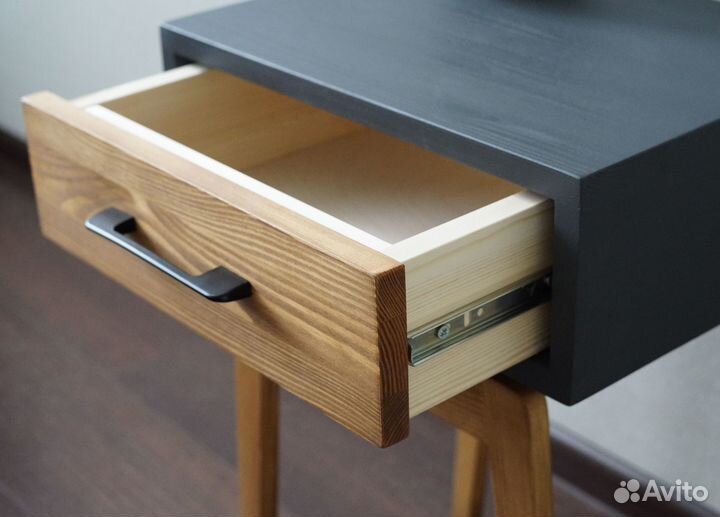 Тумба прикроватная из натурального дерева