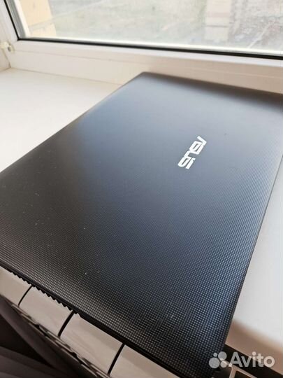 Ноутбук asus