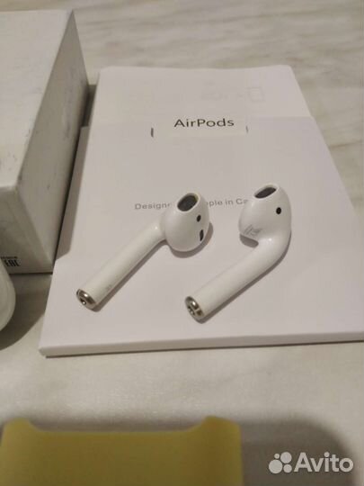 Беспроводные наушники apple airpods