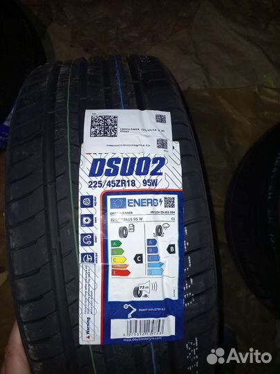 CrossLeader DSU02 225/45 R18