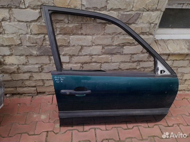 Дверь передняя правая Volkswagen Passat B4