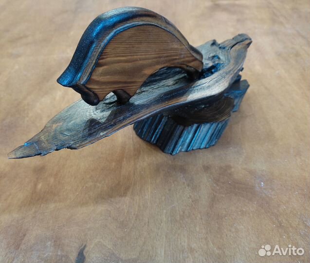 Статуэтка из дерева 