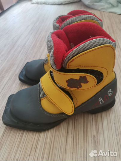 Лыжные ботинки