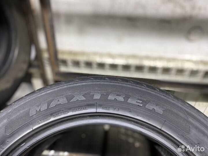 Maxtrek Maximus M1 215/55 R17 98V