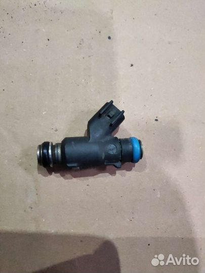 Топливные форсунки 96487553 Шевроле Лачетти