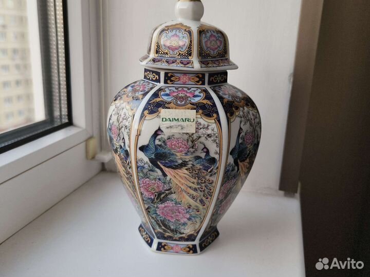 Ваза с крышкой Япония