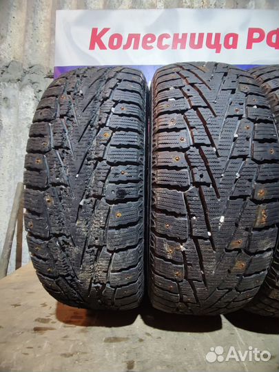 Roadstone Winguard WinSpike SUV 235/65 R17