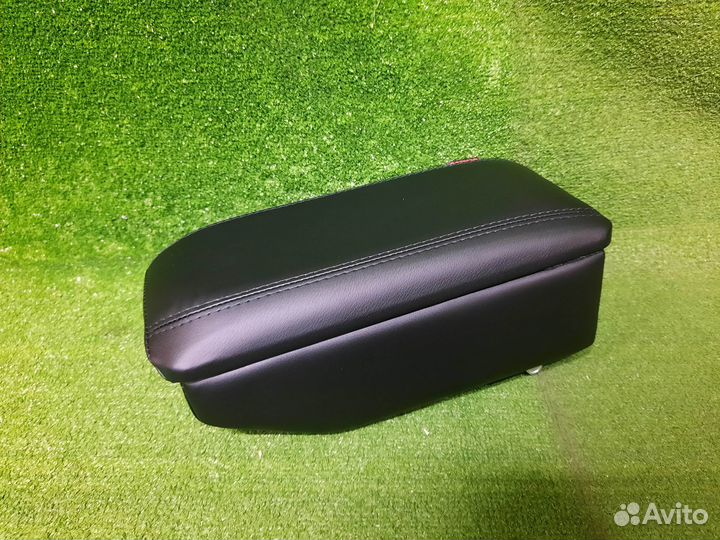 Подлокотник Renault Logan II