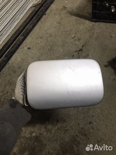 Лючок бензобака Mercedes W210 серебристый